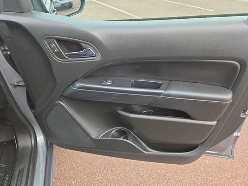 Used 2022 GMC Canyon AT4 image 17