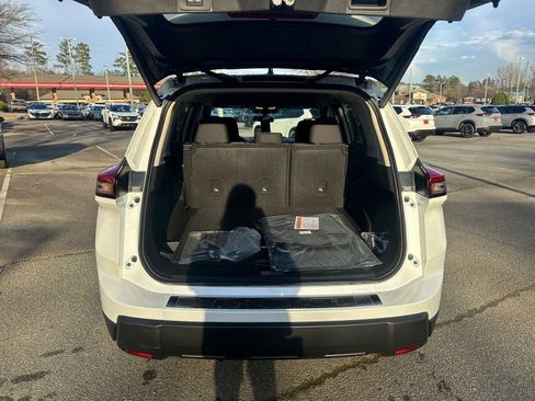 New 2026 Nissan Rogue SV FWD image 18