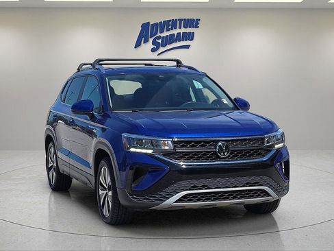 Used 2023 Volkswagen Taos SE w/ Panoramic Sunroof Package AWD/4WD image 1