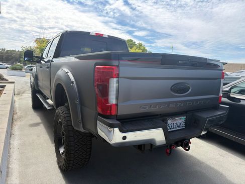 Used 2017 Ford F250 Lariat w/ Lariat Ultimate Package AWD/4WD image 5