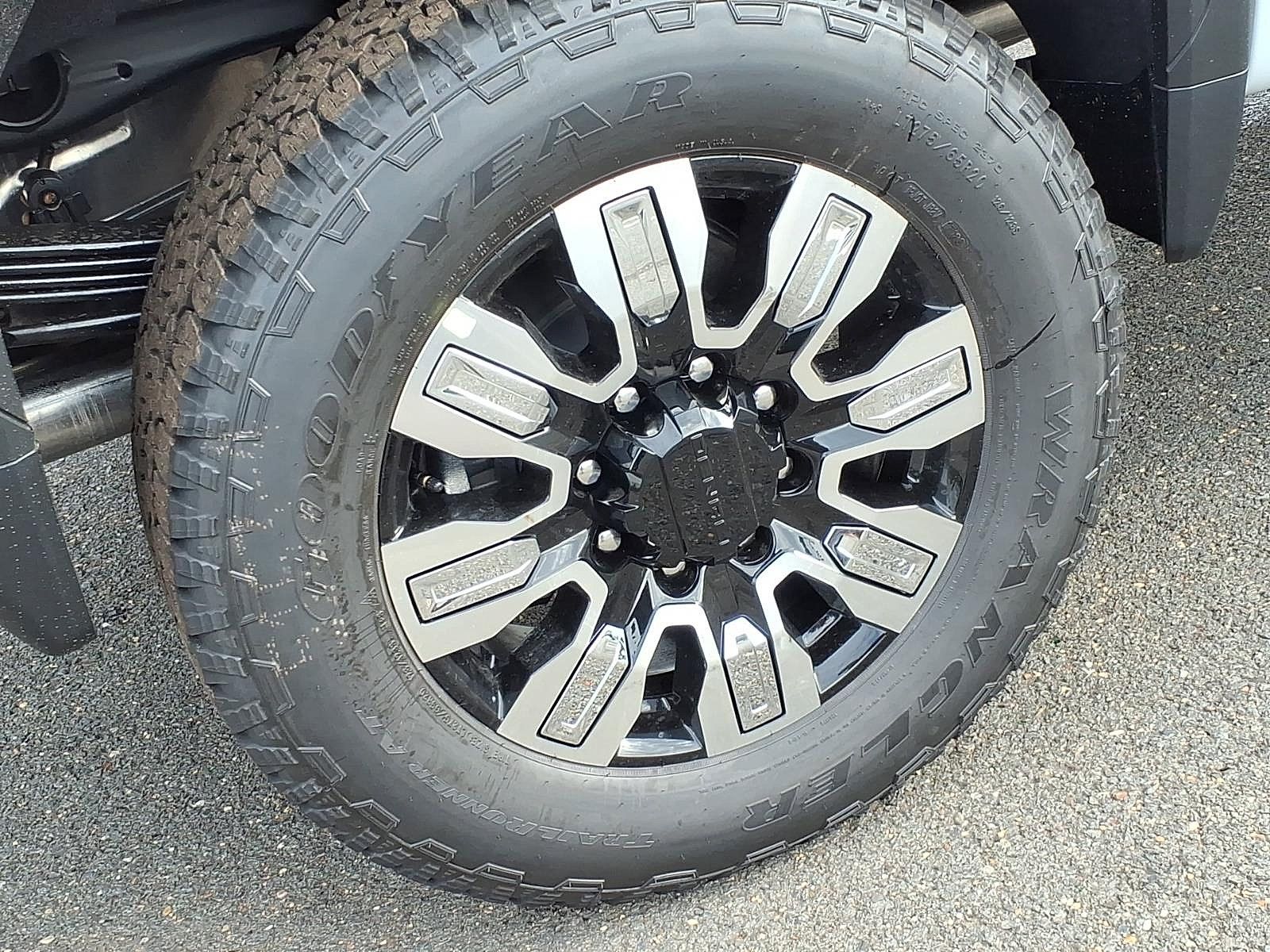 New 2026 GMC Sierra 2500 Denali w/ Denali Reserve Package AWD/4WD image 7
