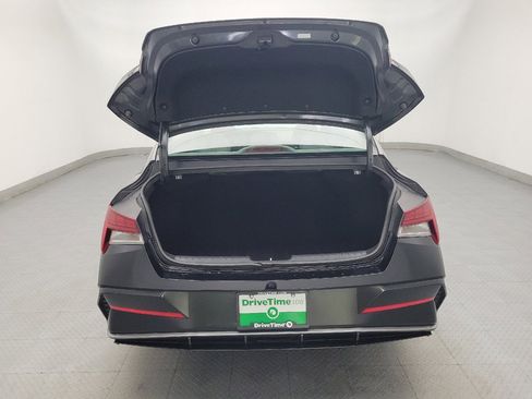 Used 2025 Hyundai Elantra SEL FWD image 29