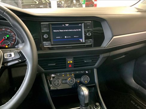 Used 2021 Volkswagen Jetta SE image 7