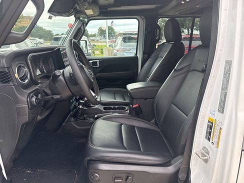 Used 2024 Jeep Wrangler Unlimited Sahara w/ Safety Group AWD/4WD image 7