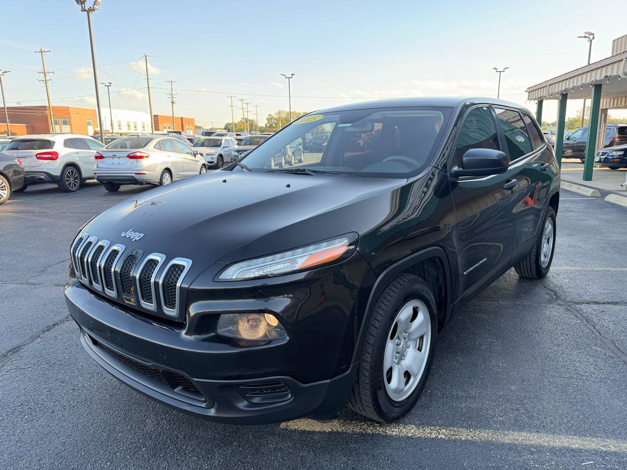 Used 2015 Jeep Cherokee Sport FWD image 7
