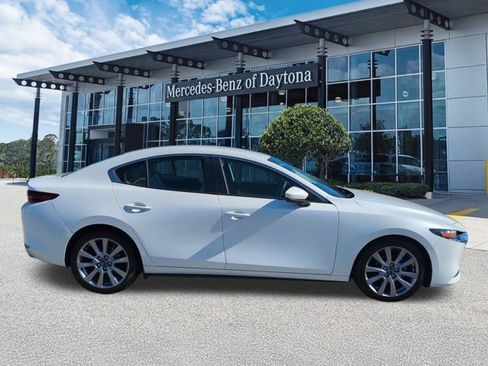 Used 2020 MAZDA MAZDA3 Sedan w/ Select Package image 3