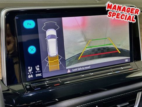 Used 2025 Volkswagen Atlas SE FWD image 16