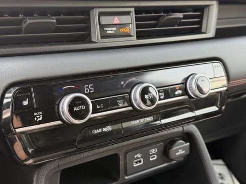 Used 2023 Honda Pilot Sport image 14