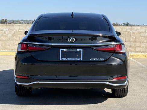 Certified 2025 Lexus ES 300h w/ Premium Package FWD image 10