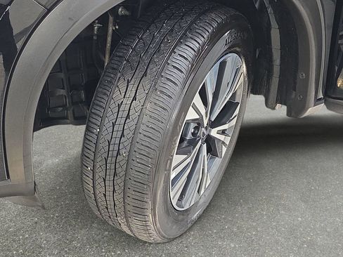 Used 2023 Nissan Rogue SV image 31