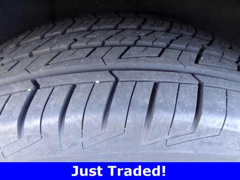 Used 2016 Dodge Grand Caravan SXT image 16