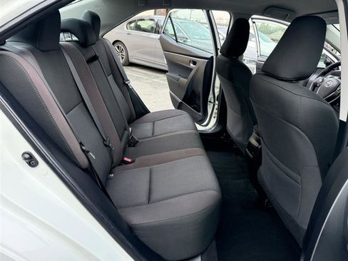 Used 2018 Toyota Corolla LE FWD image 13