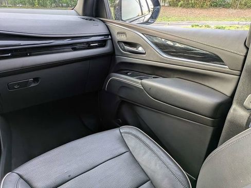 Used 2024 Cadillac Escalade Sport AWD/4WD image 19
