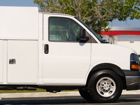 New 2025 Chevrolet Express 3500 w/ Power Convenience Package RWD image 6
