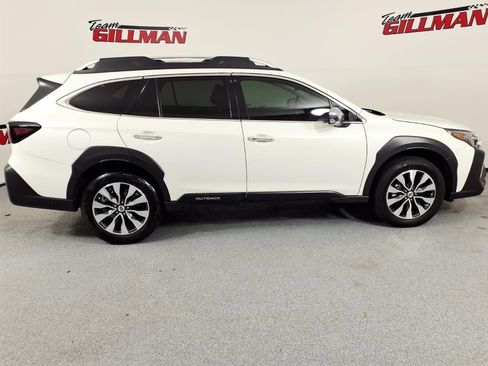 Used 2023 Subaru Outback Touring image 3