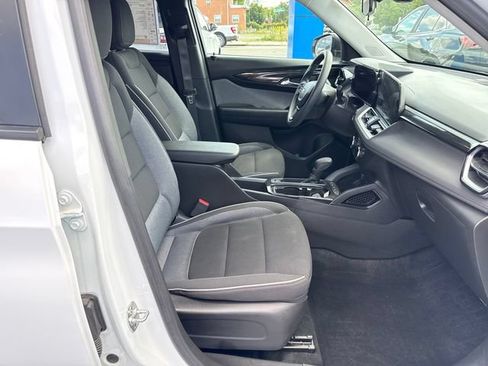 Used 2024 Chevrolet TrailBlazer LS w/ LS Convenience Package FWD image 24