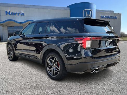 Used 2025 Ford Explorer ST AWD/4WD image 3