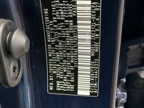 Used 2020 Toyota Corolla LE FWD image 25
