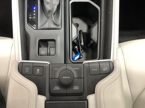 Used 2024 Toyota Grand Highlander XLE image 19