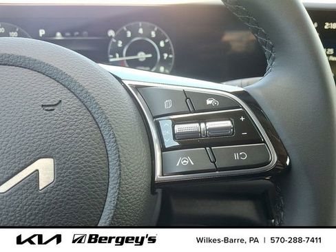 Certified 2025 Kia Seltos EX AWD/4WD image 19