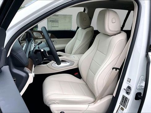 New 2026 Mercedes-Benz GLS 450 4MATIC image 12