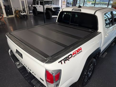 Used 2020 Toyota Tacoma TRD Off-Road w/ Technology Package image 8