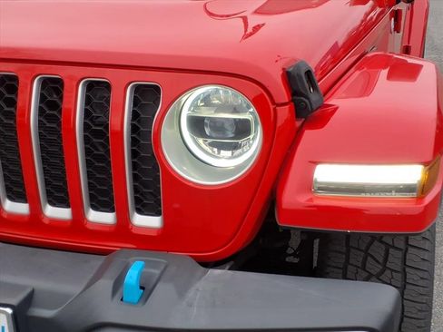 Used 2022 Jeep Wrangler Unlimited Sahara image 8