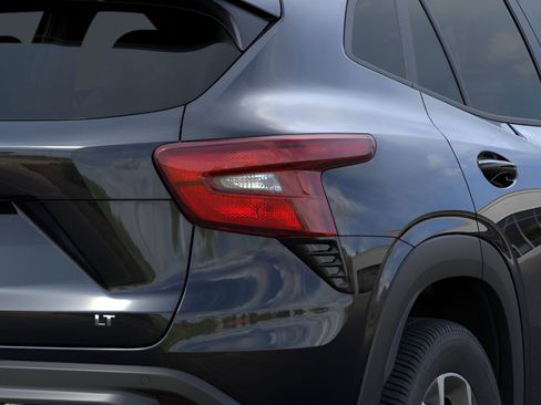 New 2026 Chevrolet Trax LT w/ Sunroof Package FWD image 11