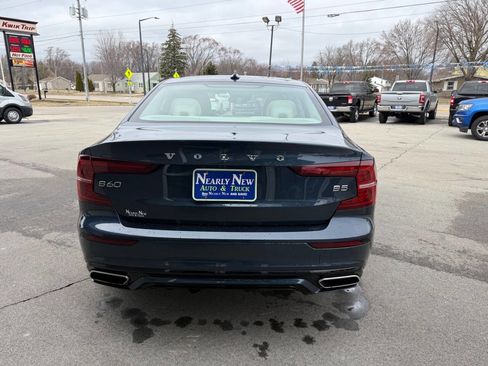 Used 2022 Volvo S60 B5 Inscription image 6
