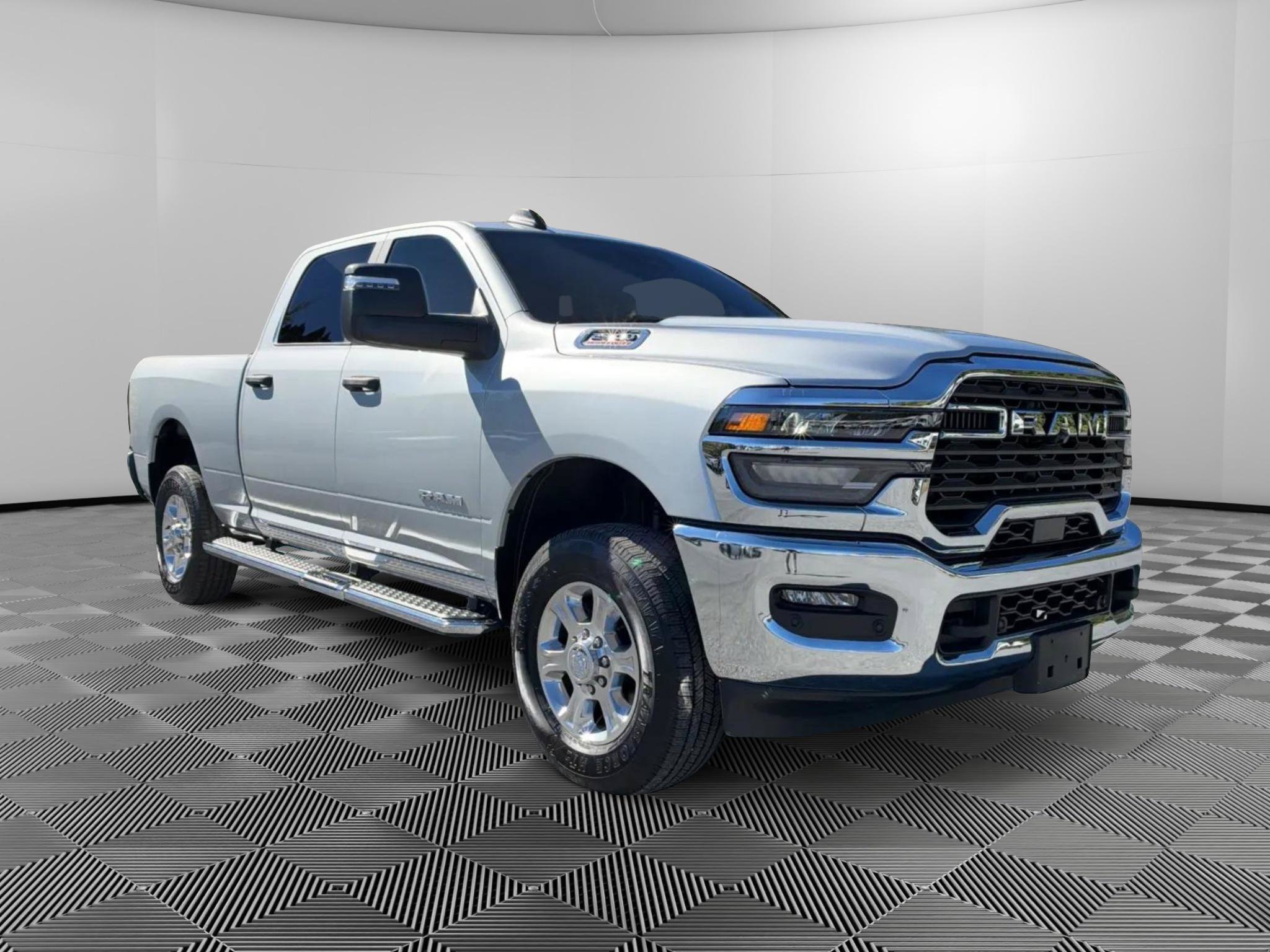 Used 2026 RAM 2500 Big Horn AWD/4WD image 2
