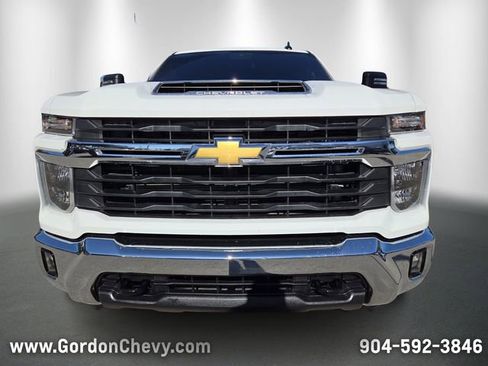 Used 2025 Chevrolet Silverado 2500 LT w/ Convenience Package image 9