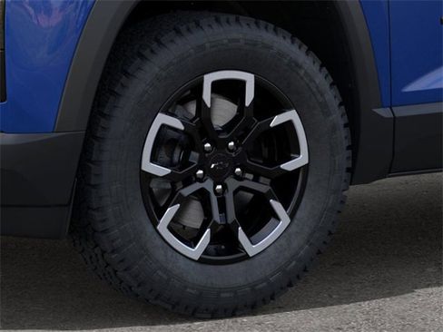 New 2026 Chevrolet Equinox ACTIV w/ Convenience Package III image 9