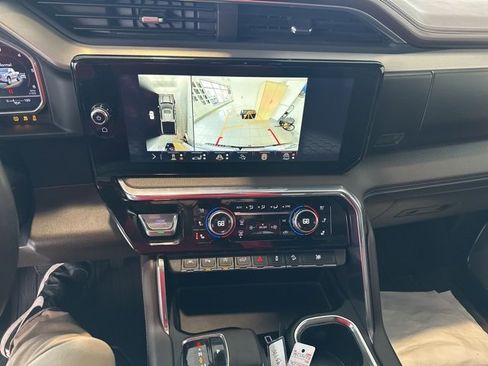 Used 2024 GMC Sierra 1500 Denali w/ Technology Package image 12