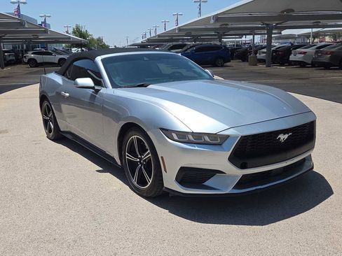 Used 2024 Ford Mustang Convertible RWD image 2