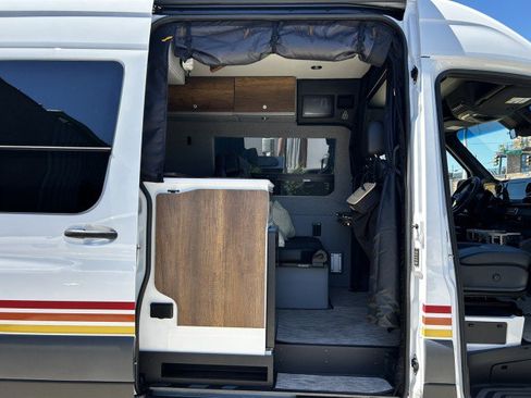 Used 2022 Mercedes-Benz Sprinter 2500 image 15