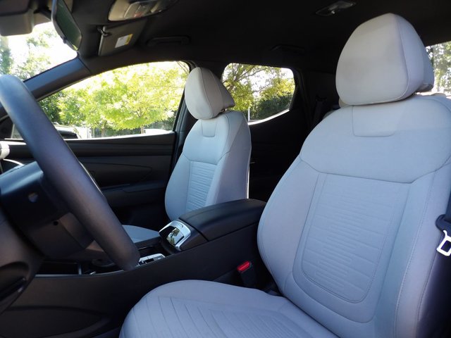 Certified 2025 Hyundai Santa Cruz SE FWD image 12