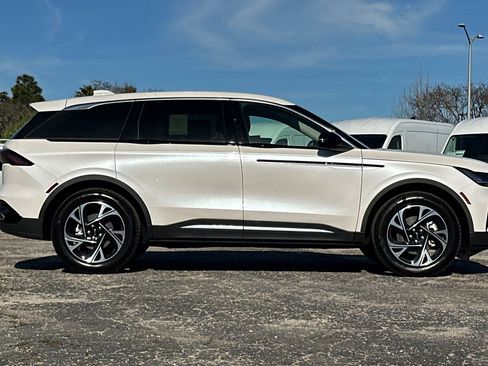 New 2026 Lincoln Nautilus Premier image 2