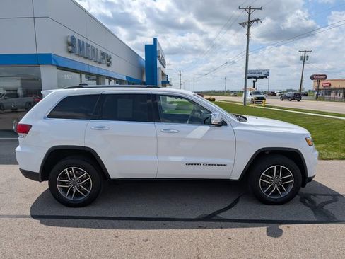 Used 2020 Jeep Grand Cherokee Limited AWD/4WD image 2