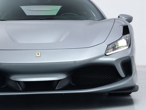 Used 2021 Ferrari F8 Tributo RWD image 13