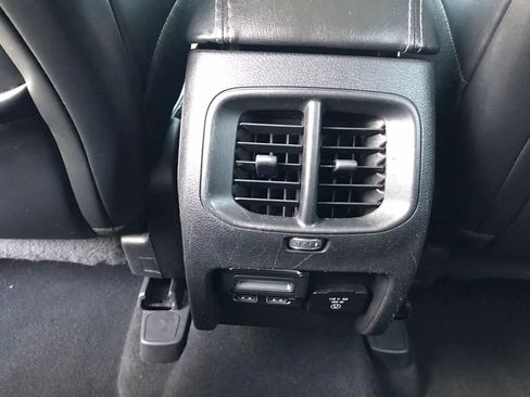 Used 2019 Jeep Cherokee Limited w/ Technology Group AWD/4WD image 37