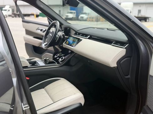 Used 2020 Land Rover Range Rover Velar R-Dynamic S AWD/4WD image 23