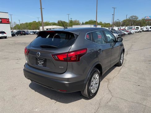 Used 2019 Nissan Rogue Sport S image 3