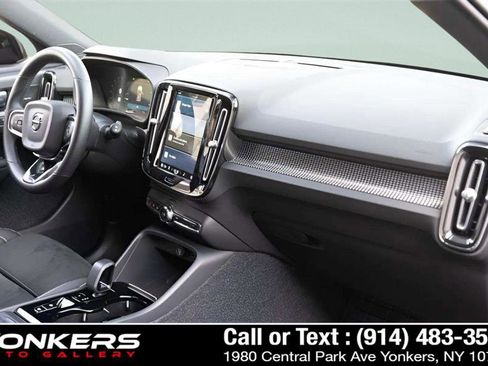Used 2023 Volvo XC40 B5 Ultimate w/ Protection Package Premier image 40