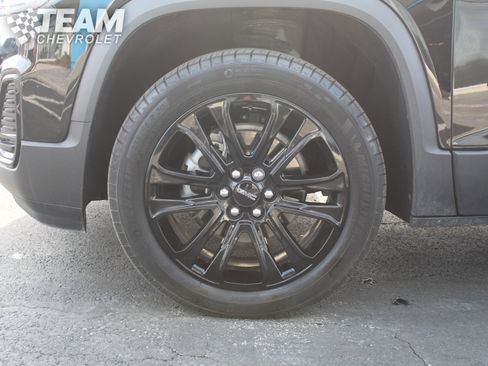 Certified 2023 GMC Acadia SLE w/ Driver Convenience Package image 32