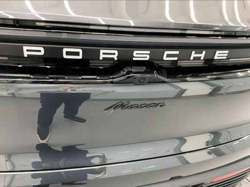 Used 2025 Porsche Macan Electric image 31