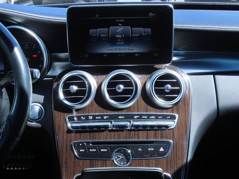 Used 2015 Mercedes-Benz C 300 Sedan image 8