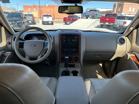 Used 2010 Ford Explorer Eddie Bauer image 9