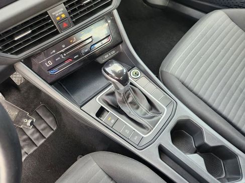 Used 2025 Volkswagen Jetta S image 19