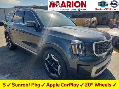 Used 2023 Kia Telluride S w/ S Sunroof Package