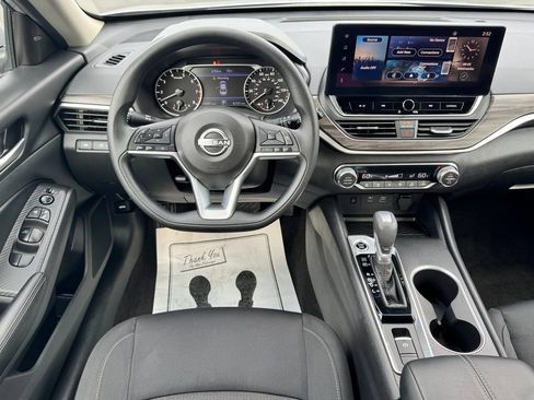 Used 2025 Nissan Altima 2.5 SV w/ SV Special Edition Package AWD/4WD image 19